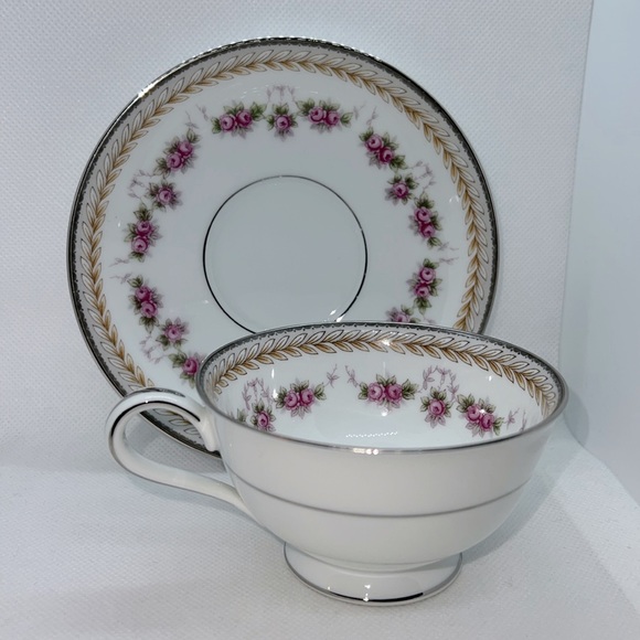 RC TEACUP & SAUCER VINTAGE 1960s PATTERN NORITAKE 564 VICTORIAN ROSES AND LAUREL - Picture 3 of 11